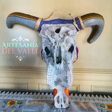 Load image into Gallery viewer, Craneo de Toro Bravo