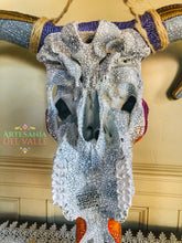 Load image into Gallery viewer, Craneo de Toro Bravo