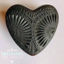 Load image into Gallery viewer, Lo Guardo en Mi Corazón