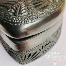 Load image into Gallery viewer, Lo Guardo en Mi Corazón