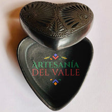 Load image into Gallery viewer, Lo Guardo en Mi Corazón